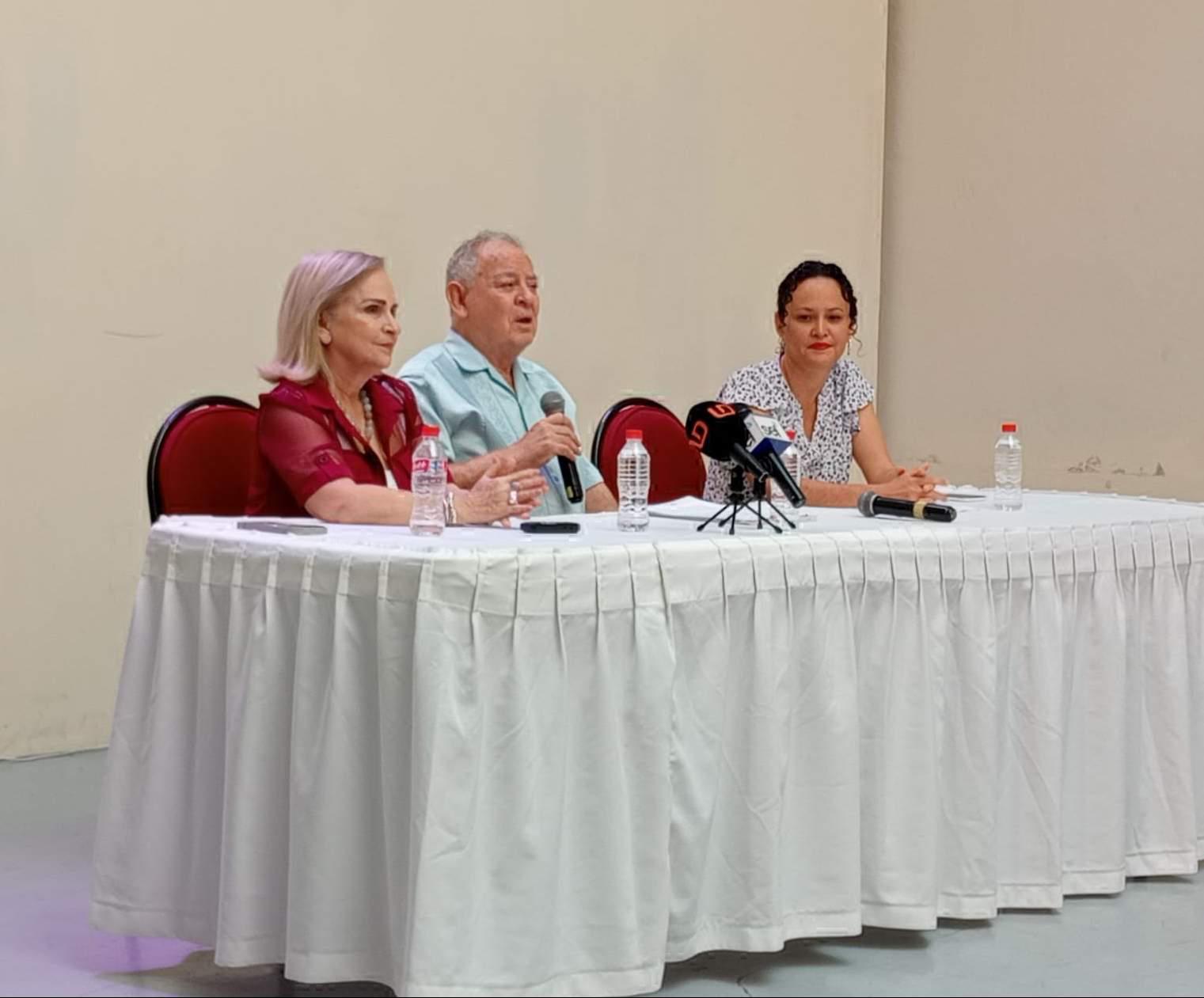 $!El maestro Antonio González destacó la importancia de transmitir el conocimiento artístico de generación en generación.