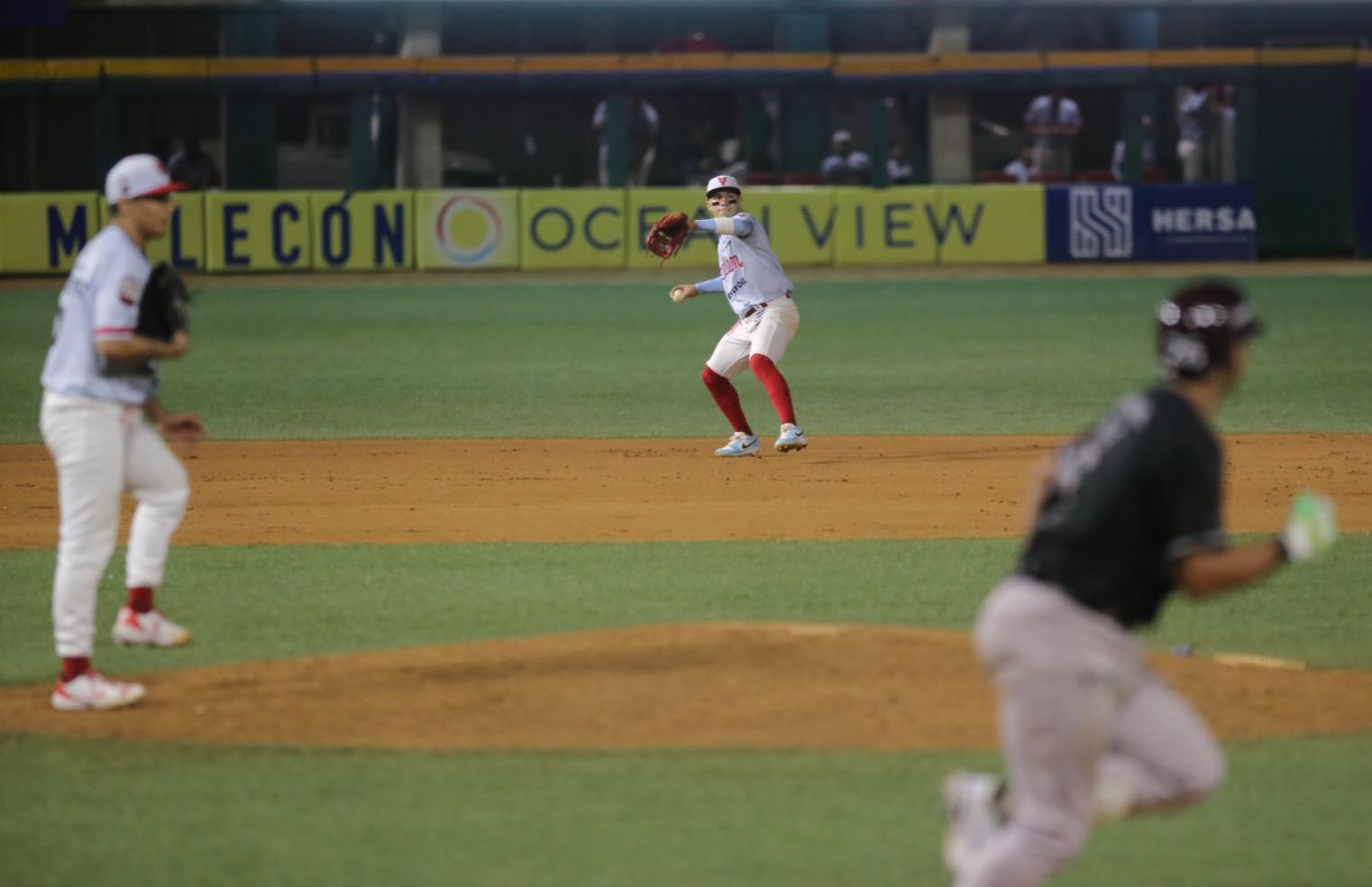 $!Venados se quedan cortos en casa y Tomateros se llevan la serie