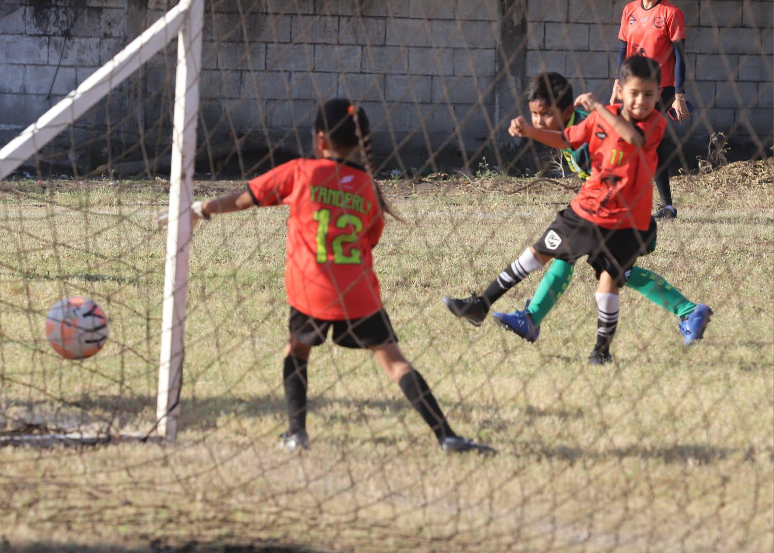 $!Concordia sale respondón en Copa Recreativa de Futbol