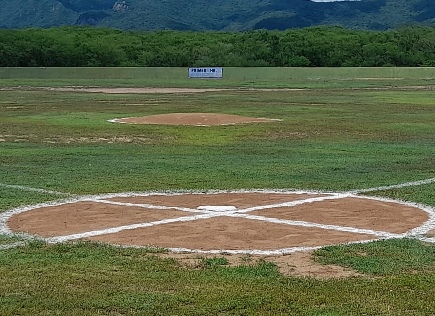 $!Estrenarán lomita en el campo ‘Pillo Osuna’, en El Roble