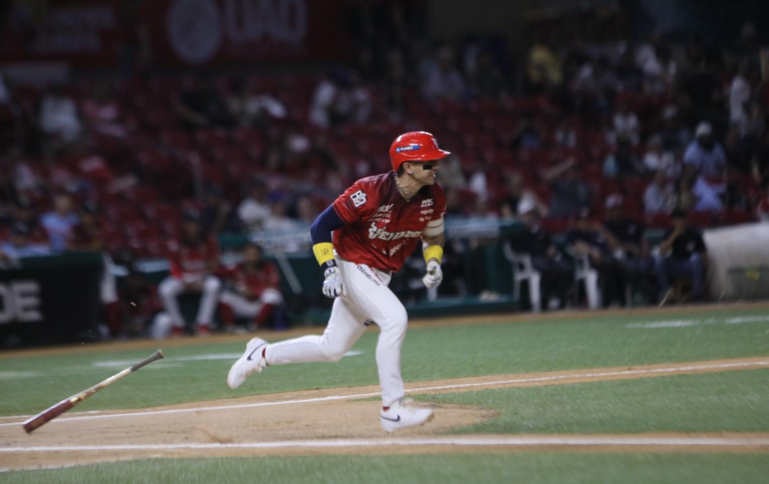 $!Yaquis acaricia liderato general al blanquear a Venados