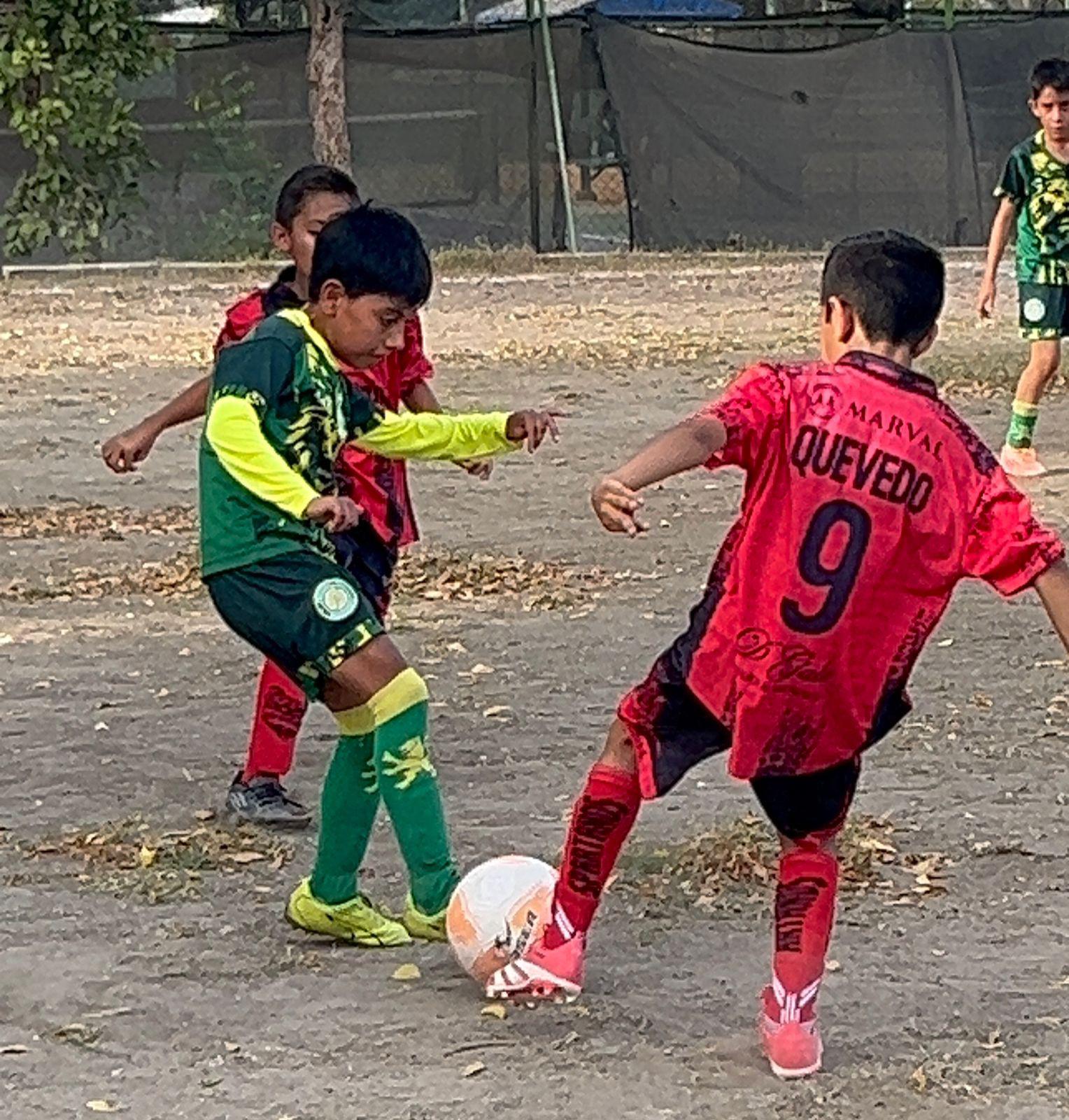 $!Dragones golea a Dportenis en Torneo Interacademias