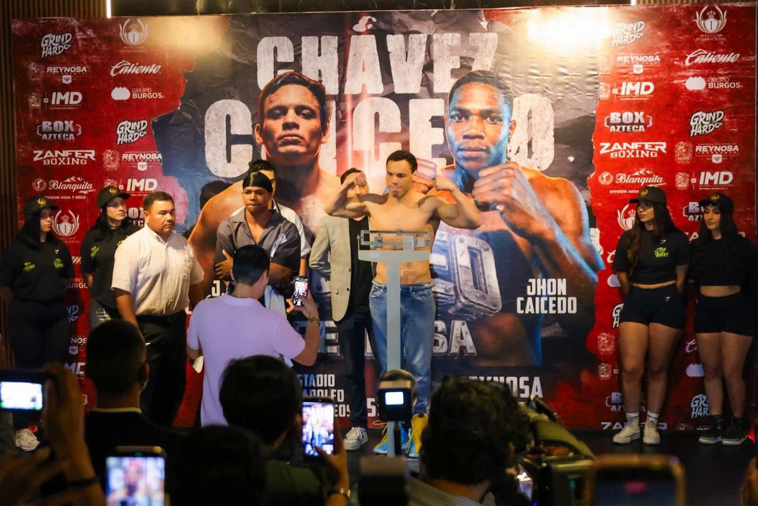 $!Todo listo: Chávez Jr. y Caicedo cumplen en la báscula para su combate en Reynosa