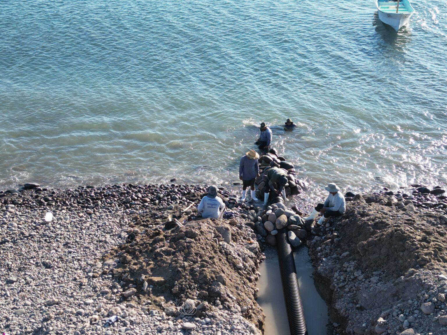 $!Preparación del tubo comunicante.