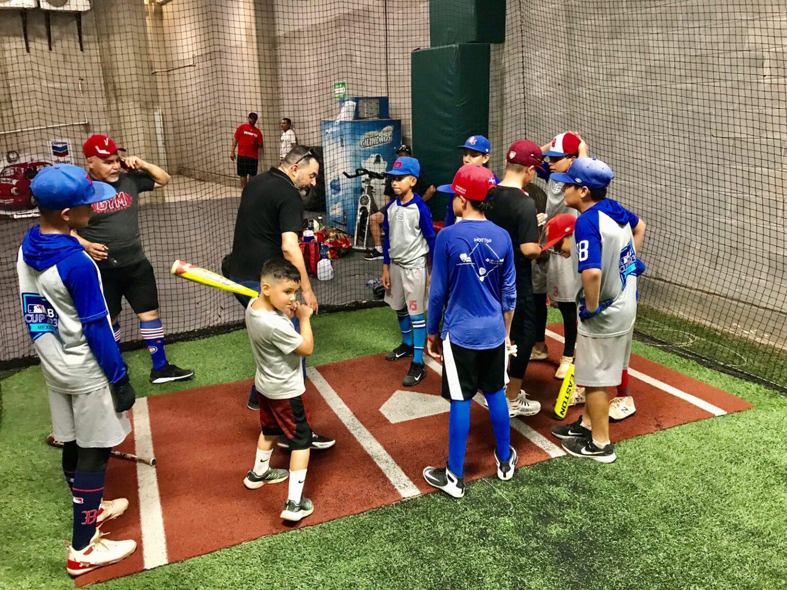 $!Venaditos de Mazatlán concluye entrenamientos en el Teodoro Mariscal