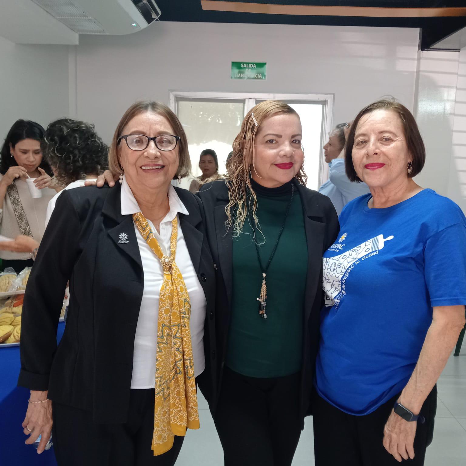 $!Ana Luisa Lizárraga, Leticia Sánchez y Leonor Lizárraga.
