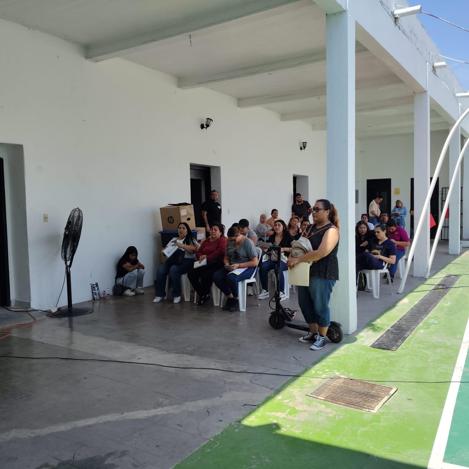 $!SAT Móvil atiende a 147 contribuyentes en Escuinapa y acerca servicios fiscales a la ciudadanía