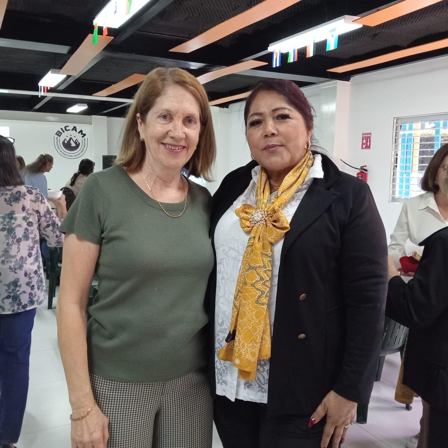 $!Tere Gallo de Gil y Zoveida Félix.