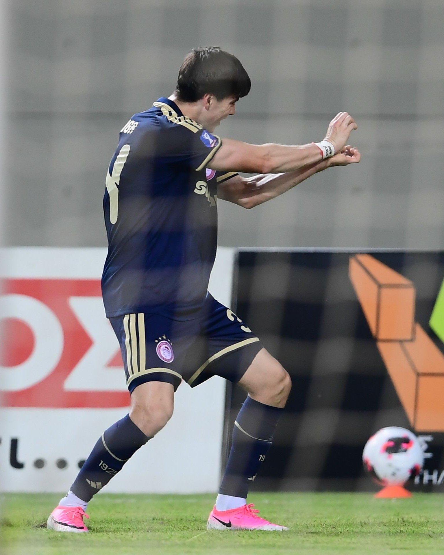 $!Armando ‘Hormiga’ González se estrena como goleador y asiste en la goleada de Olympiacos en Copa