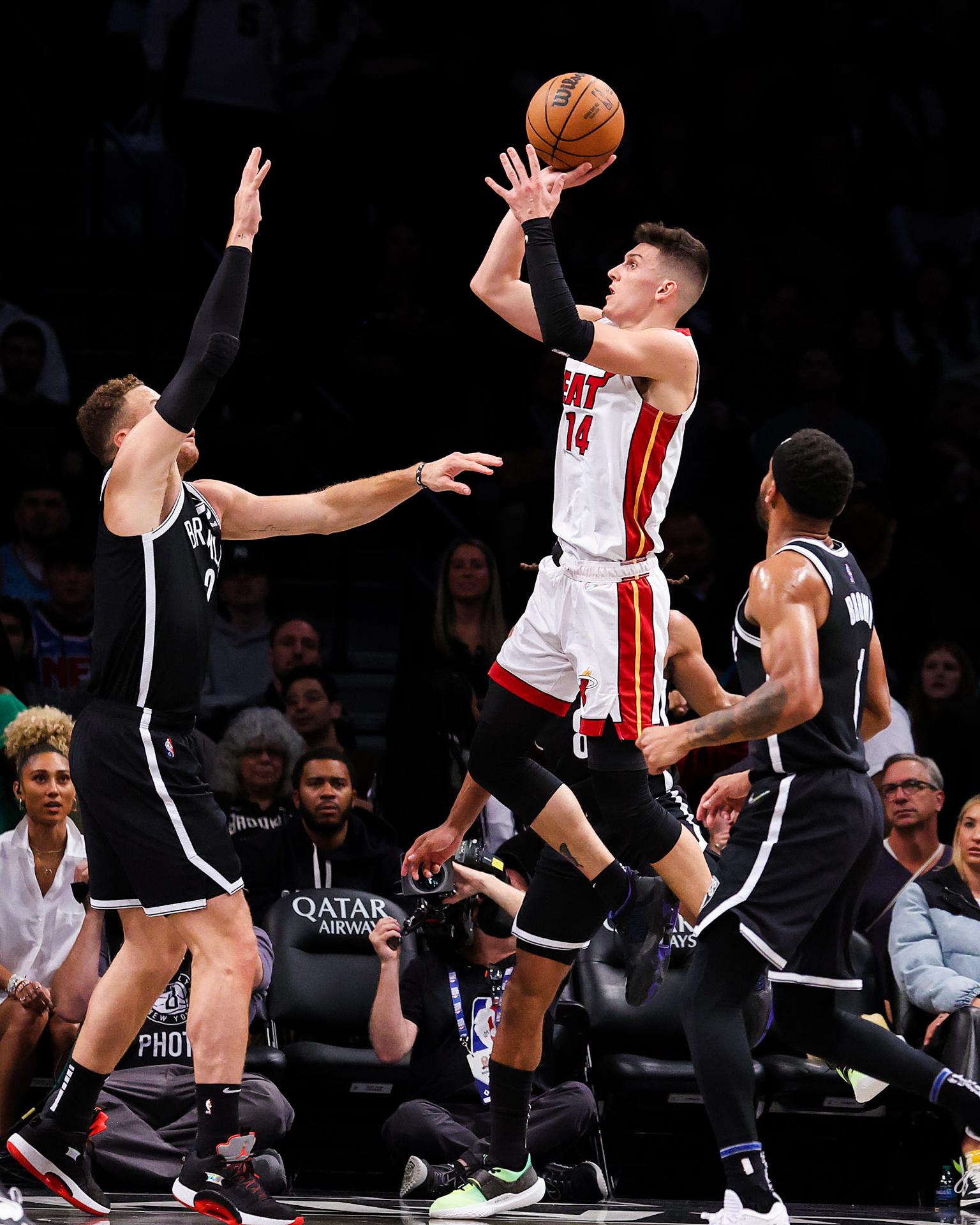 $!Miami Heat impone su juego físico ante un Brooklyn Nets nublado