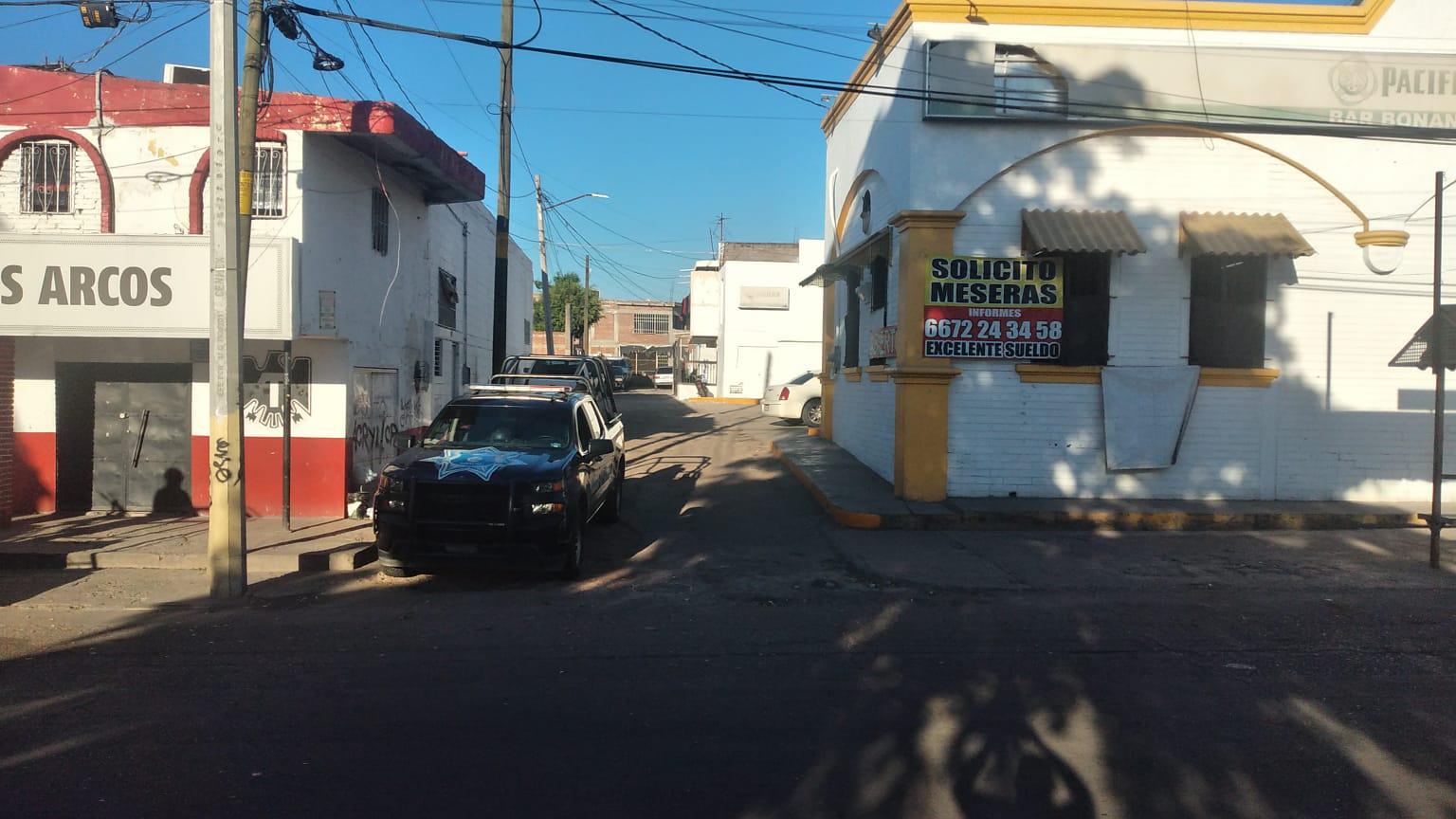 $!Detienen a pareja con arma y droga en bar clandestino de Culiacán