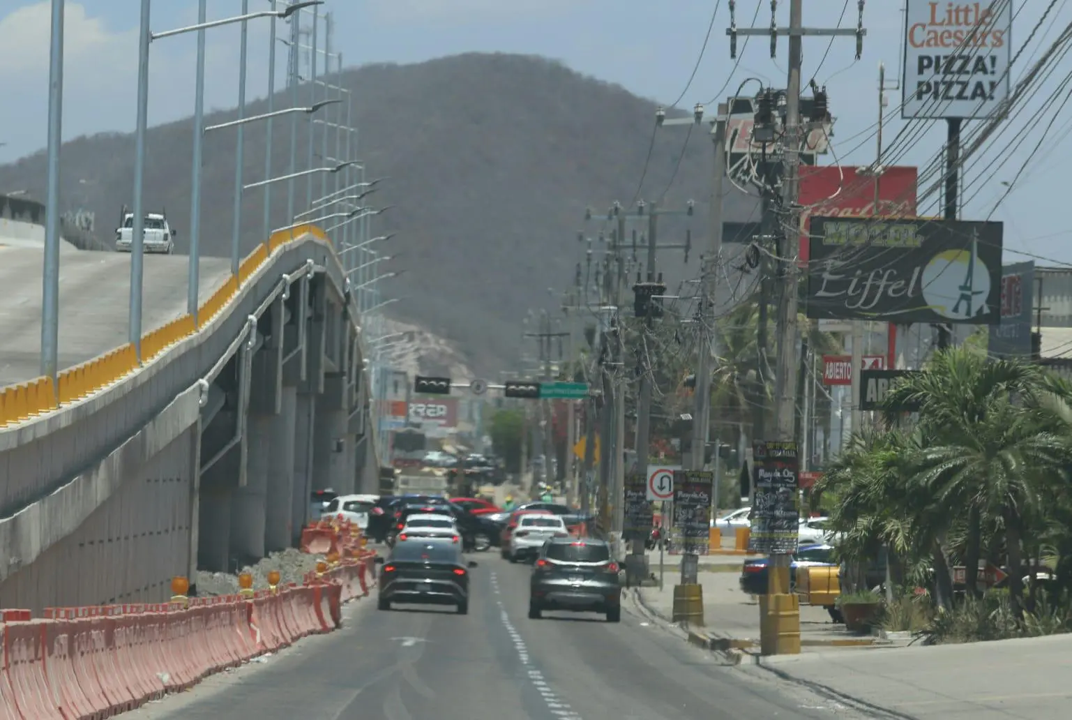 $!Comerciantes exigen información por obras en paso superior al norte de Mazatlán