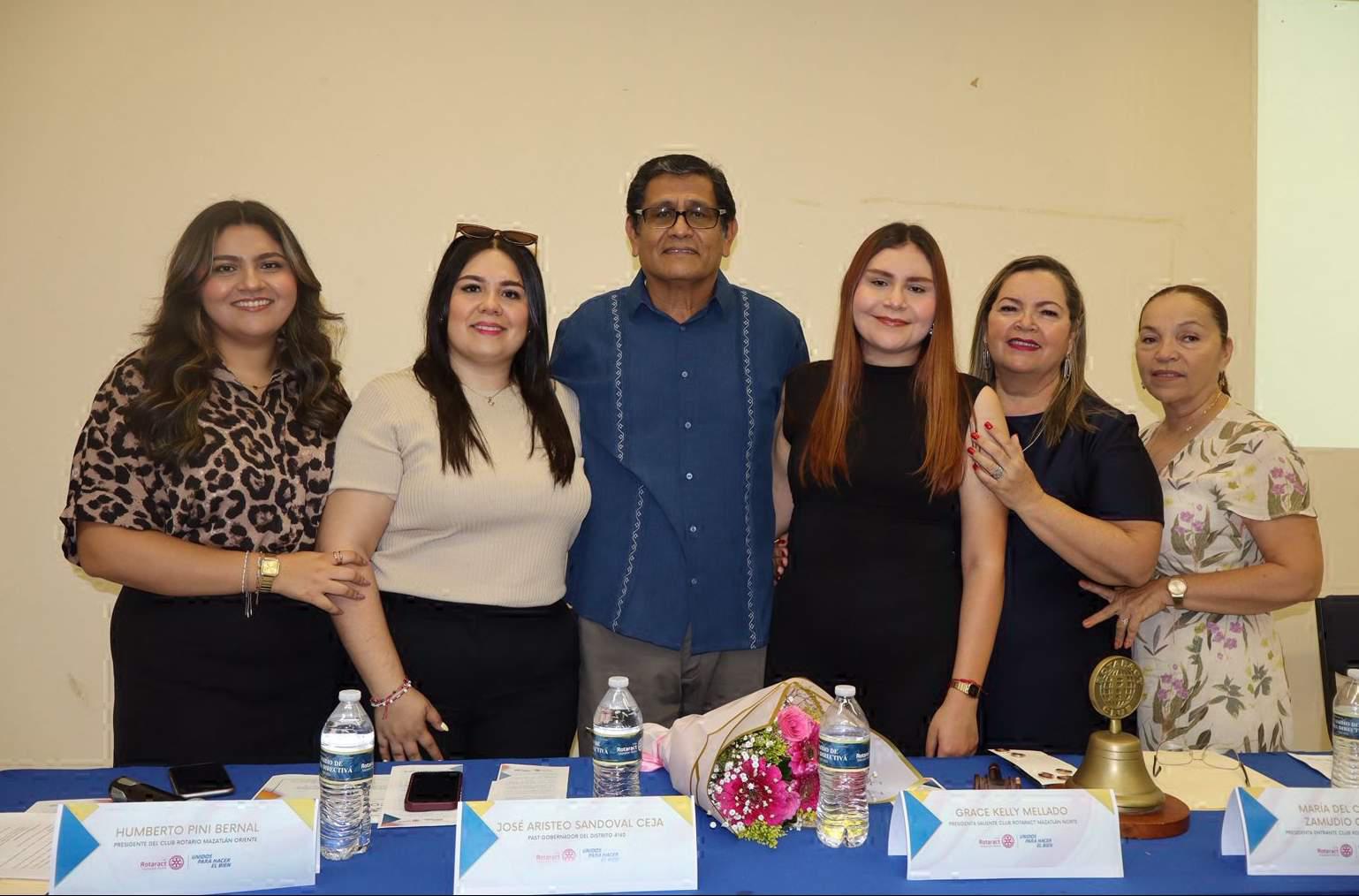 $!Maria José Zamudio, Margarita Zamudio, José Arturo Zamudio, Carmen Zamudio Garzón, Norma Garzón y Gricelda Garzón.