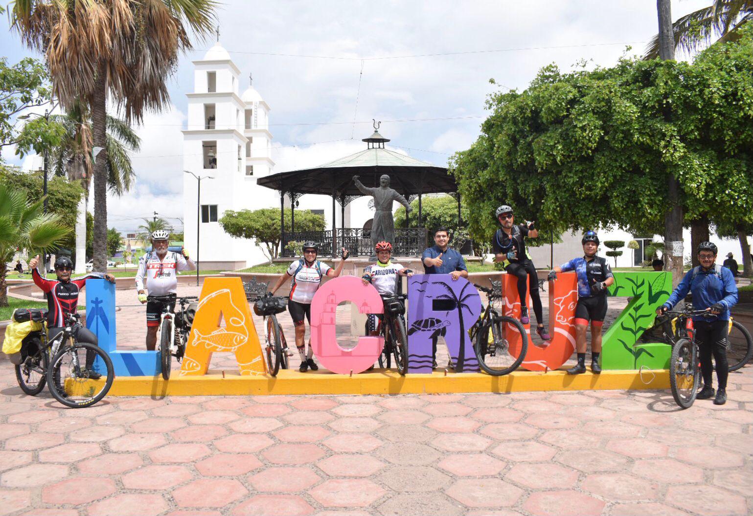$!Llegan ciclistas de la Ruta Chichimeca a Celestino Gazca, en Elota
