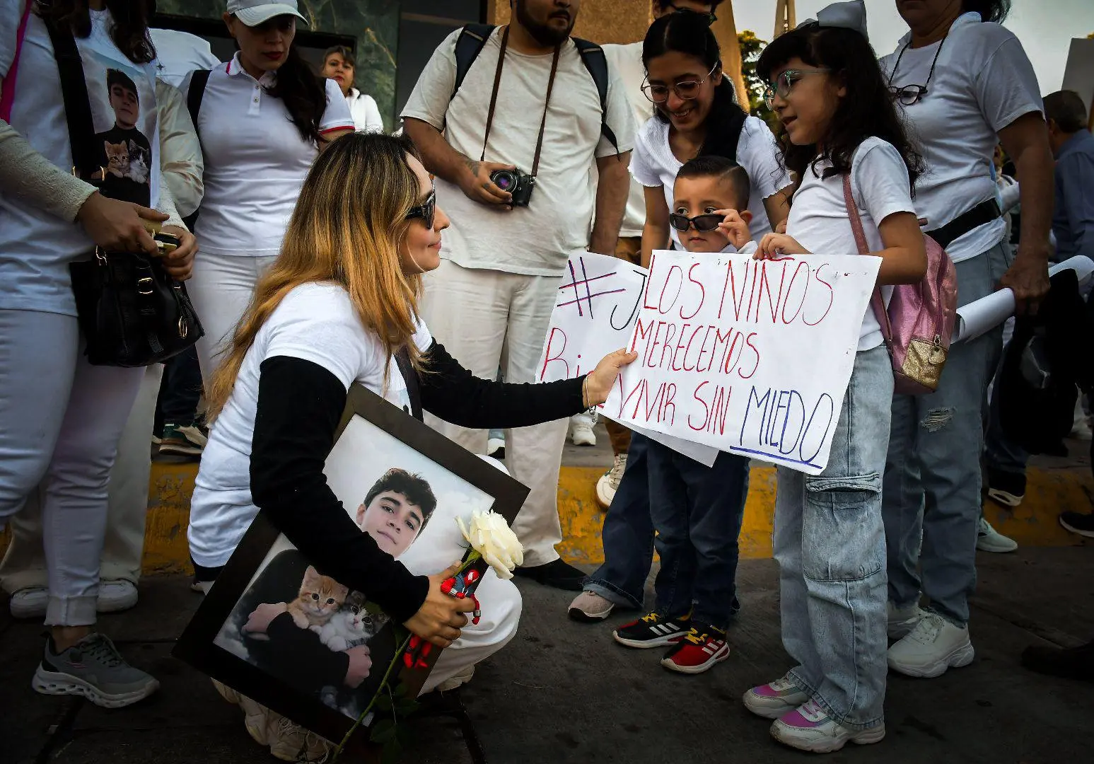 $!‘Que ninguna madre sienta el mismo sufrimiento que yo’; honran memoria de Ricardo Mizael y exigen paz en Sinaloa