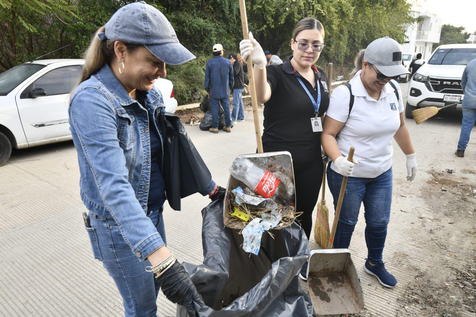 $!Recolectan 840 costales de basura en nueva jornada del programa ‘Mazatlán Te Quiero Limpio’
