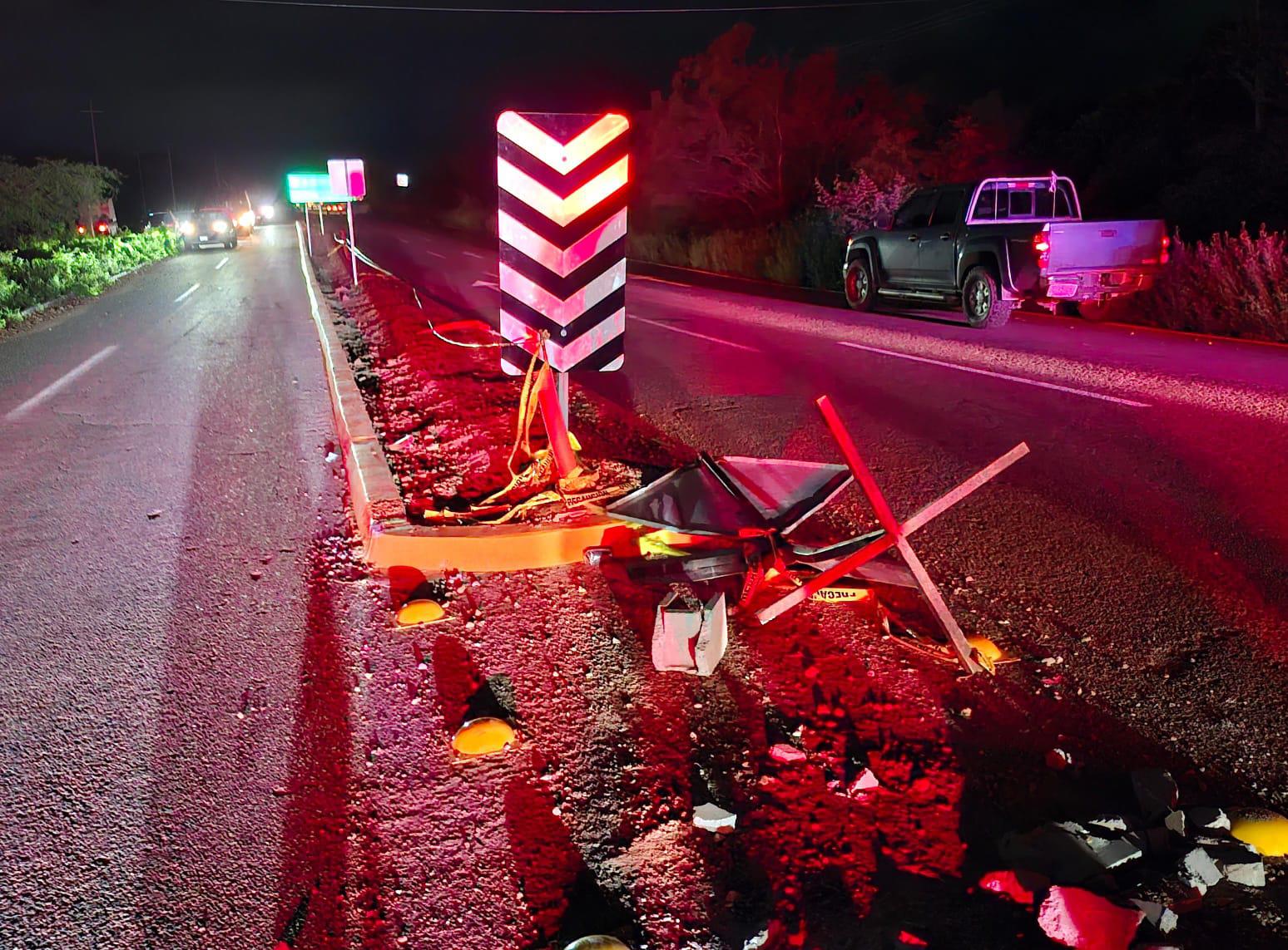 $!Deja 6 heridos volcadura de camioneta en la carretera Habal-Cerritos, en Mazatlán