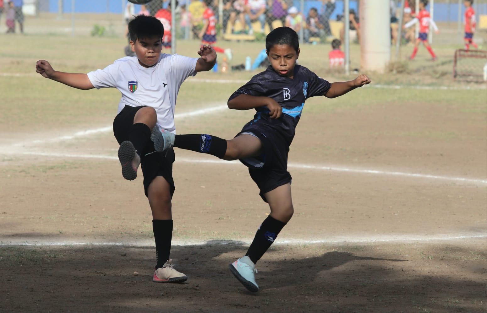 $!Espartanos y Toros golean en el Torneo Interacademias de Mazatlán