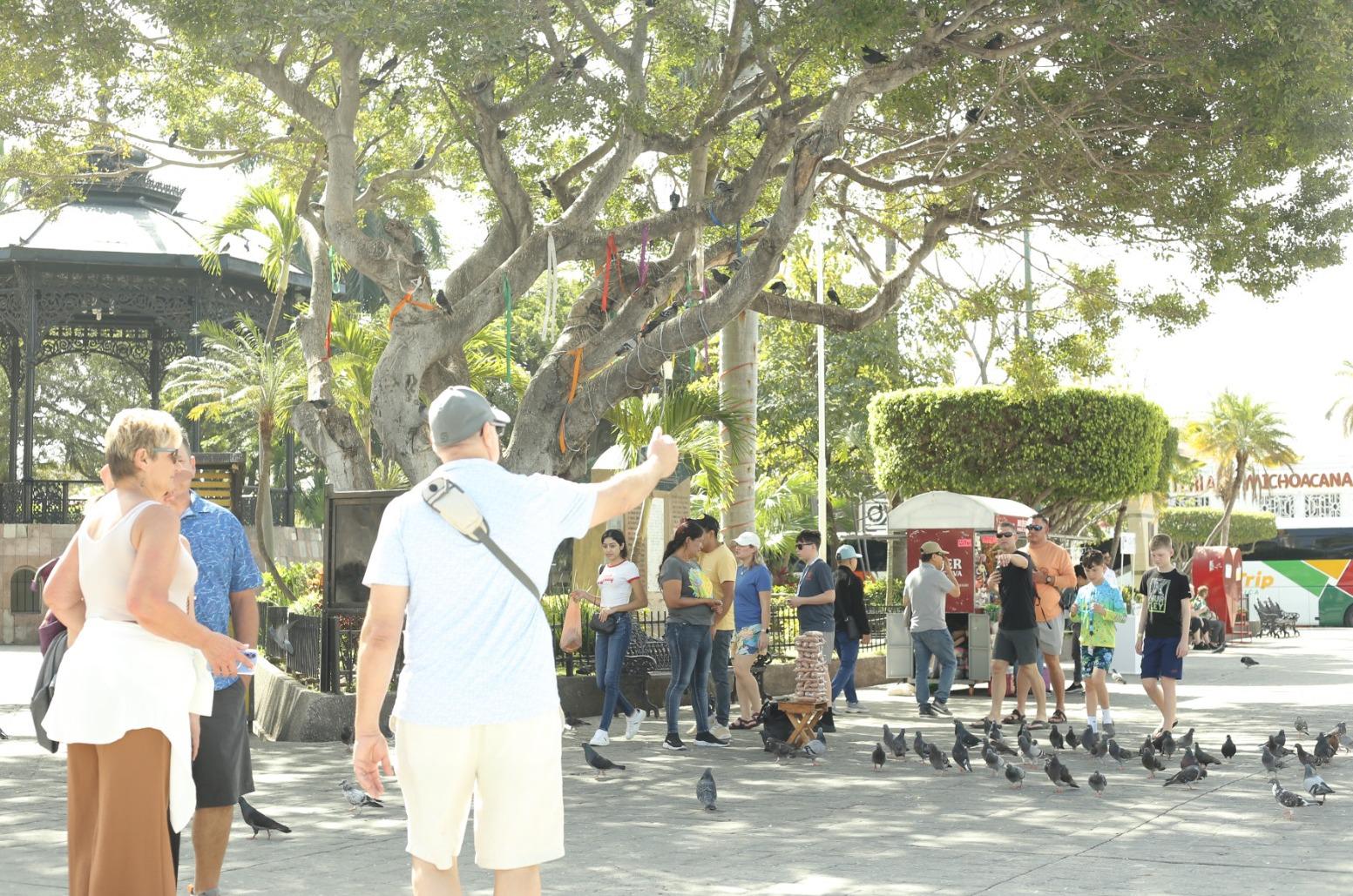 $!Recibe Mazatlán a más de 11 mil visitantes tras llegada de Koningsdam, Norwegian Bliss y Carnival Panorama