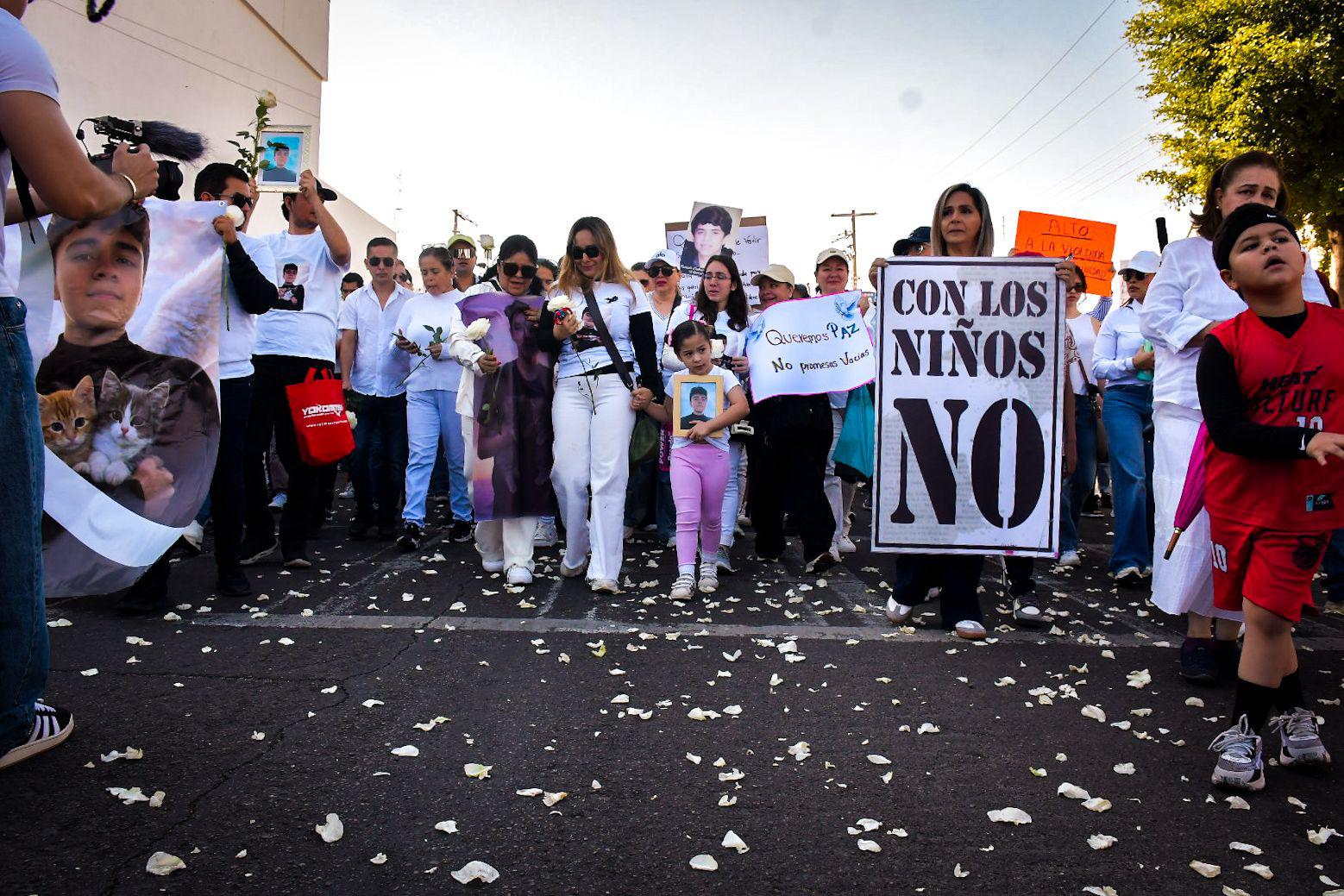 $!Marchan en Culiacán por Ricardo Mizael y contra la violencia hacia las infancias