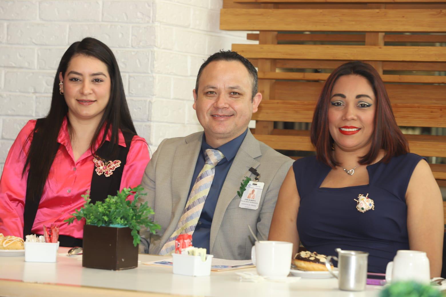 $!Dennise Rodríguez, Gilberto Villalobos e Itzel Vilchis.