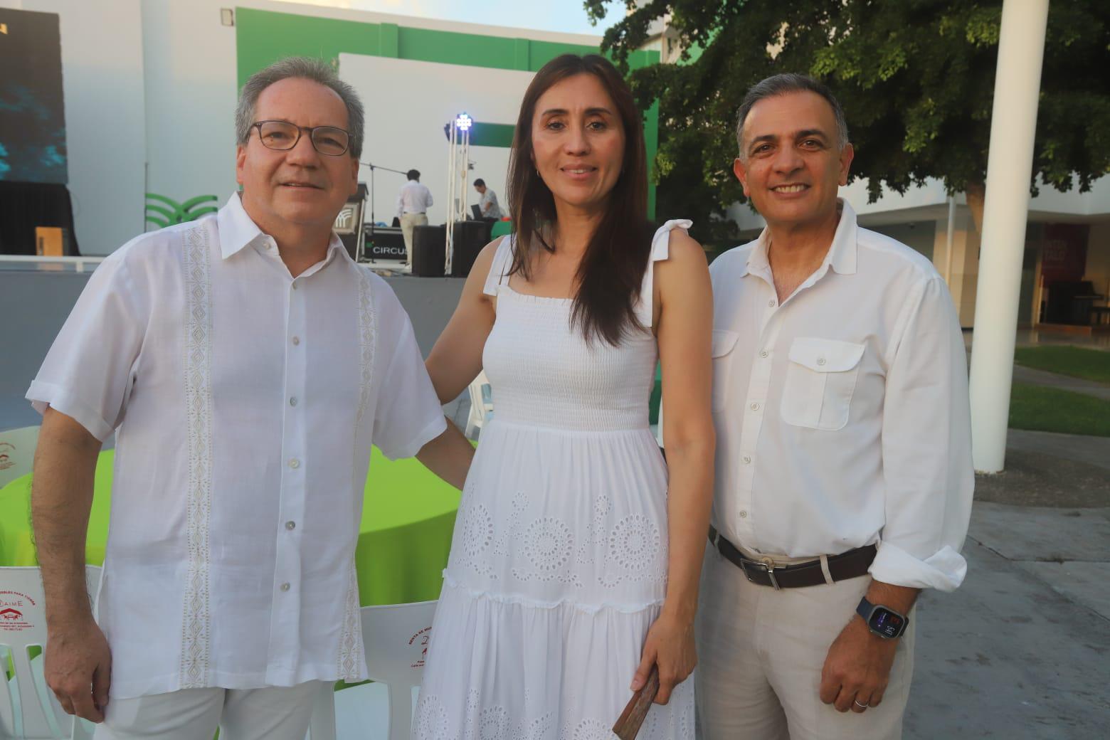$!Rafael Domínguez Kelly, Yudith Verónica Estrada y Lino Suárez Guzmán.
