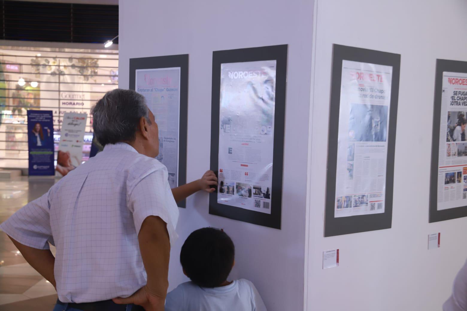 $!Exposición de portadas históricas de Noroeste genera interés en Mazatlán