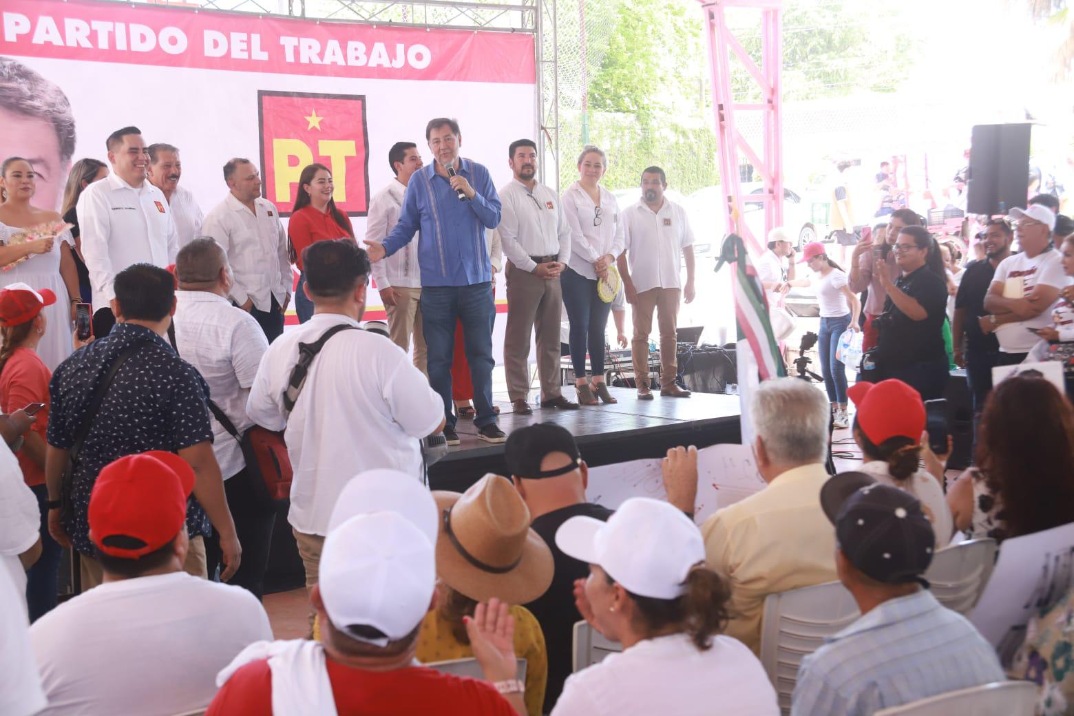 $!El único que puede cambiar la vida de las personas es el pueblo mismo: Fernández Noroña
