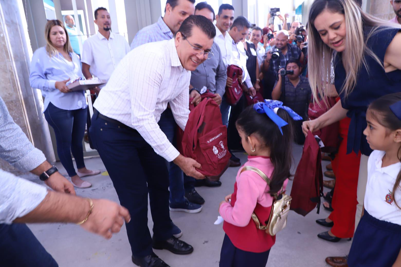 $!Disfrutan del Acuario 64 alumnos de kínder de los poblados de El Guayabo y Lomas del Guayabo