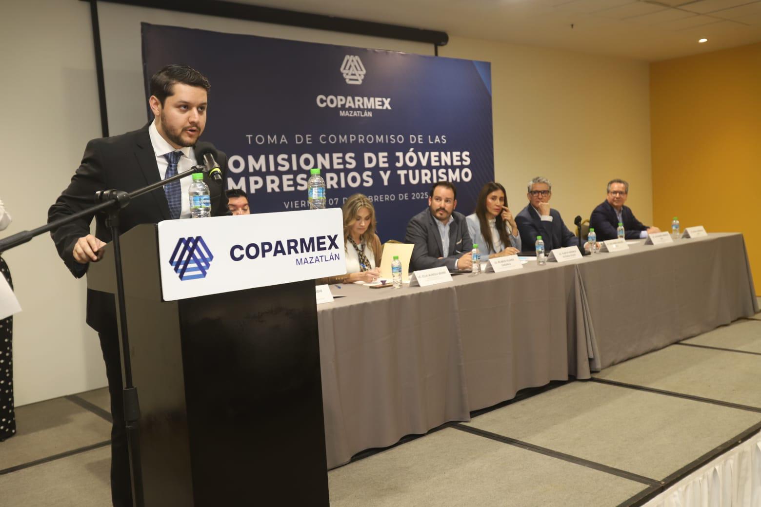 $!Toman protesta a nuevas comisiones de Turismo y Jóvenes Empresarios de Coparmex
