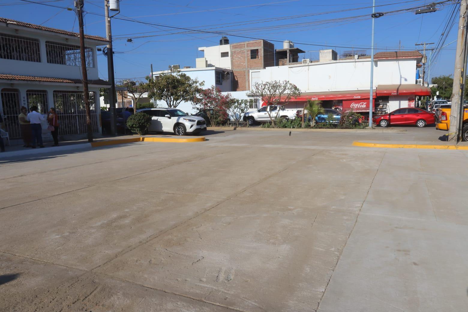 $!Entrega Ayuntamiento de Mazatlán rehabilitación de drenaje en el Infonavit Alarcón