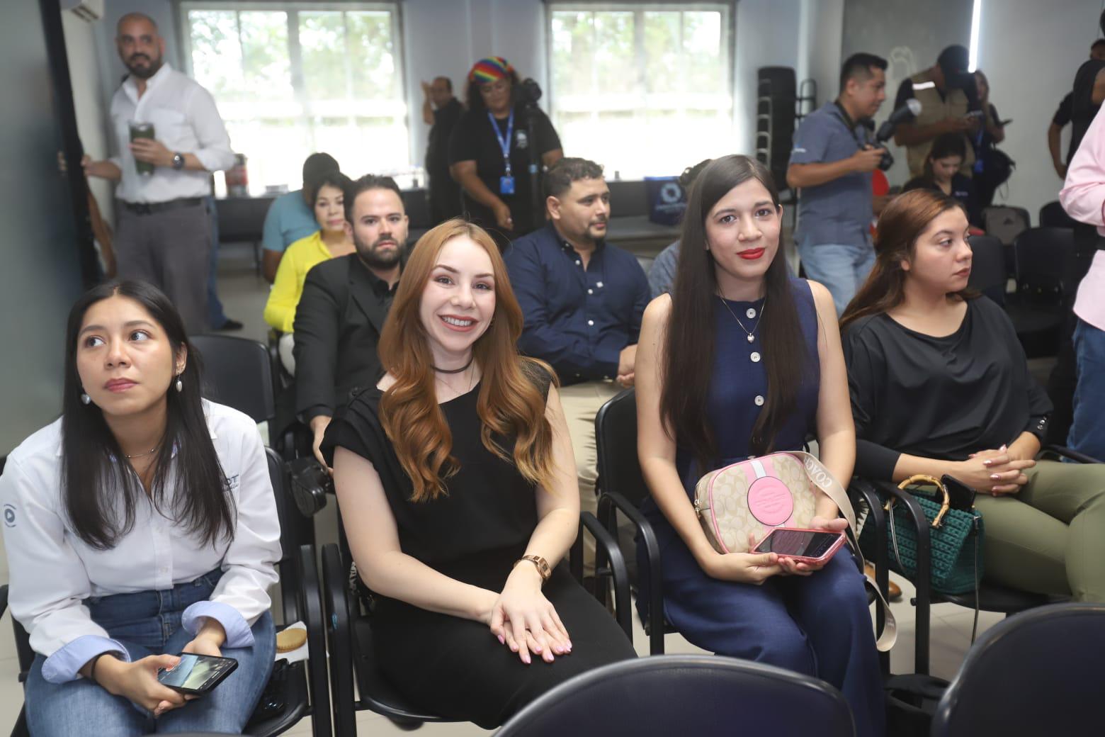 $!Al evento acudieron varios jóvenes interesados en el crecimiento económico de Mazatlán.