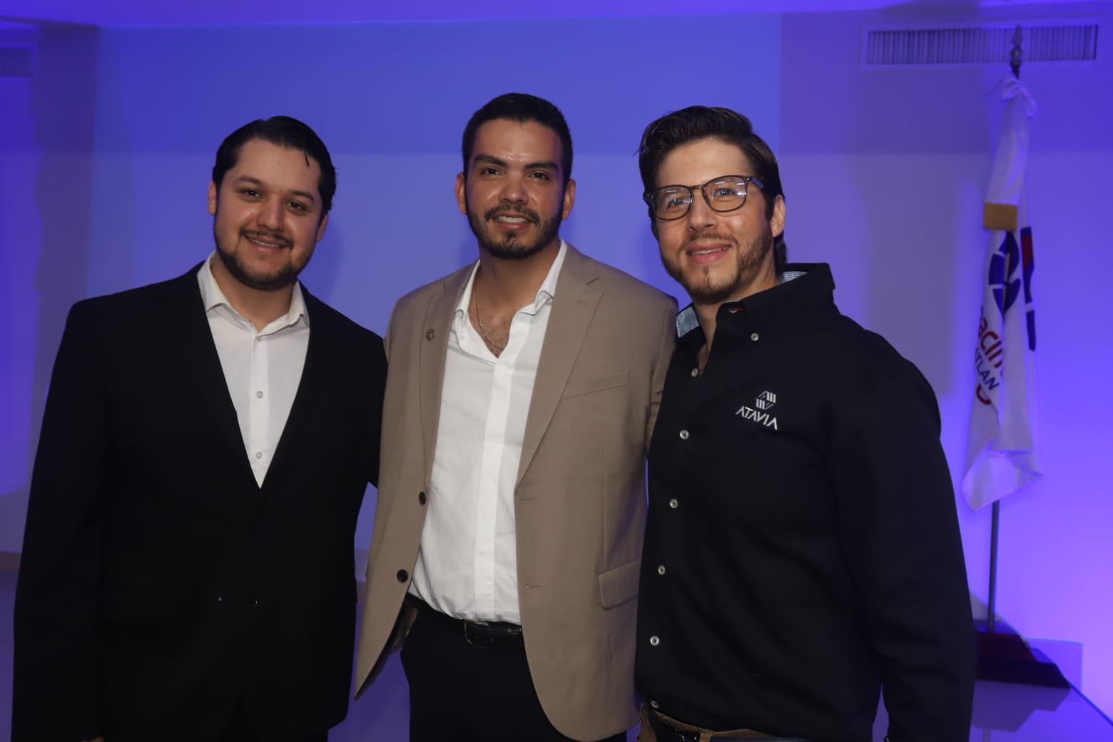 $!Luis Mario Corrales, presidente Coparmex Joven junto a Javier Valdez Magallón y Guillermo Felton.