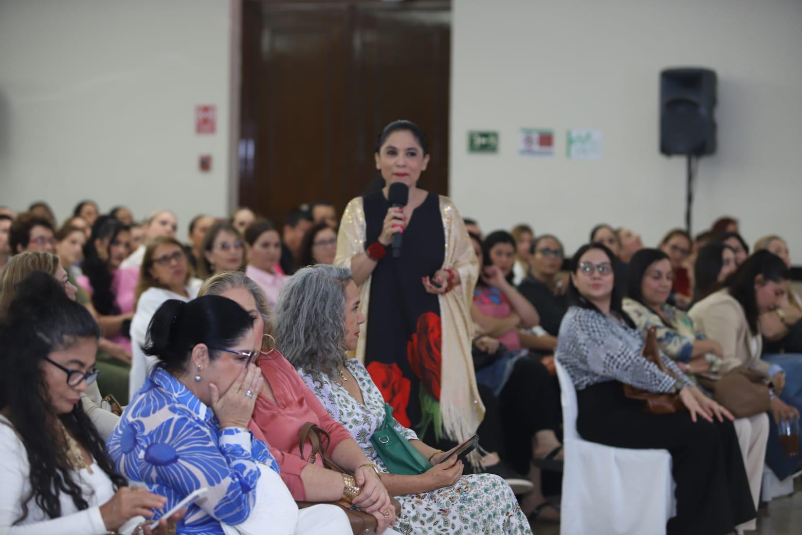 $!Rayo Guzmán propuso la escritura consciente como un recurso para procesar emociones.