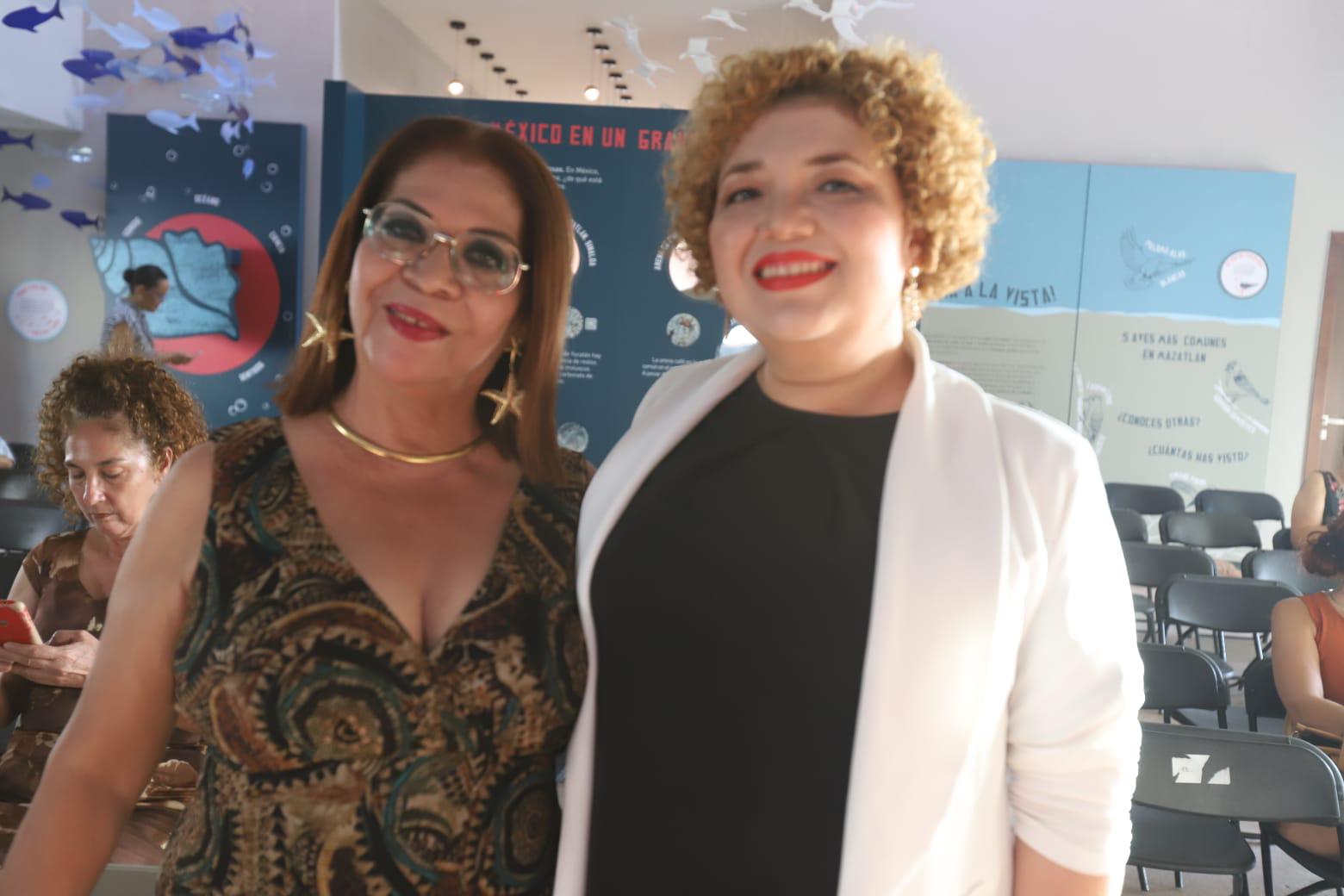 $!Laura García Verdugo y Flor Estrada.