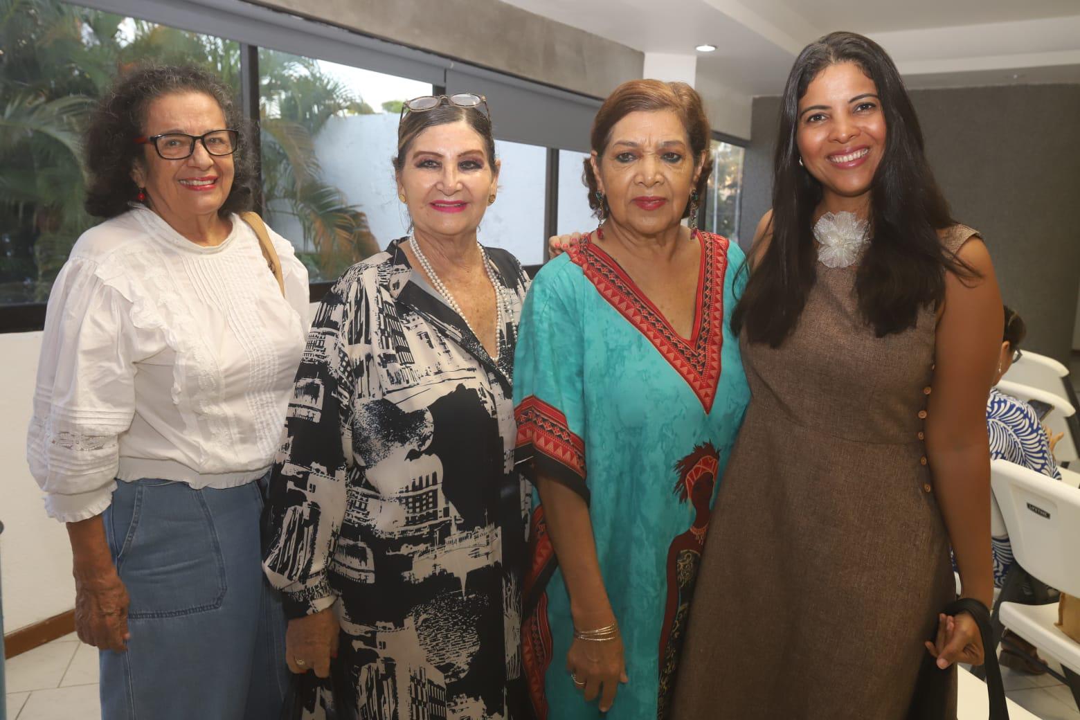 $!Carmela Villa, Nelly Hernández, Elvia Márquez y Rosa Velarde.