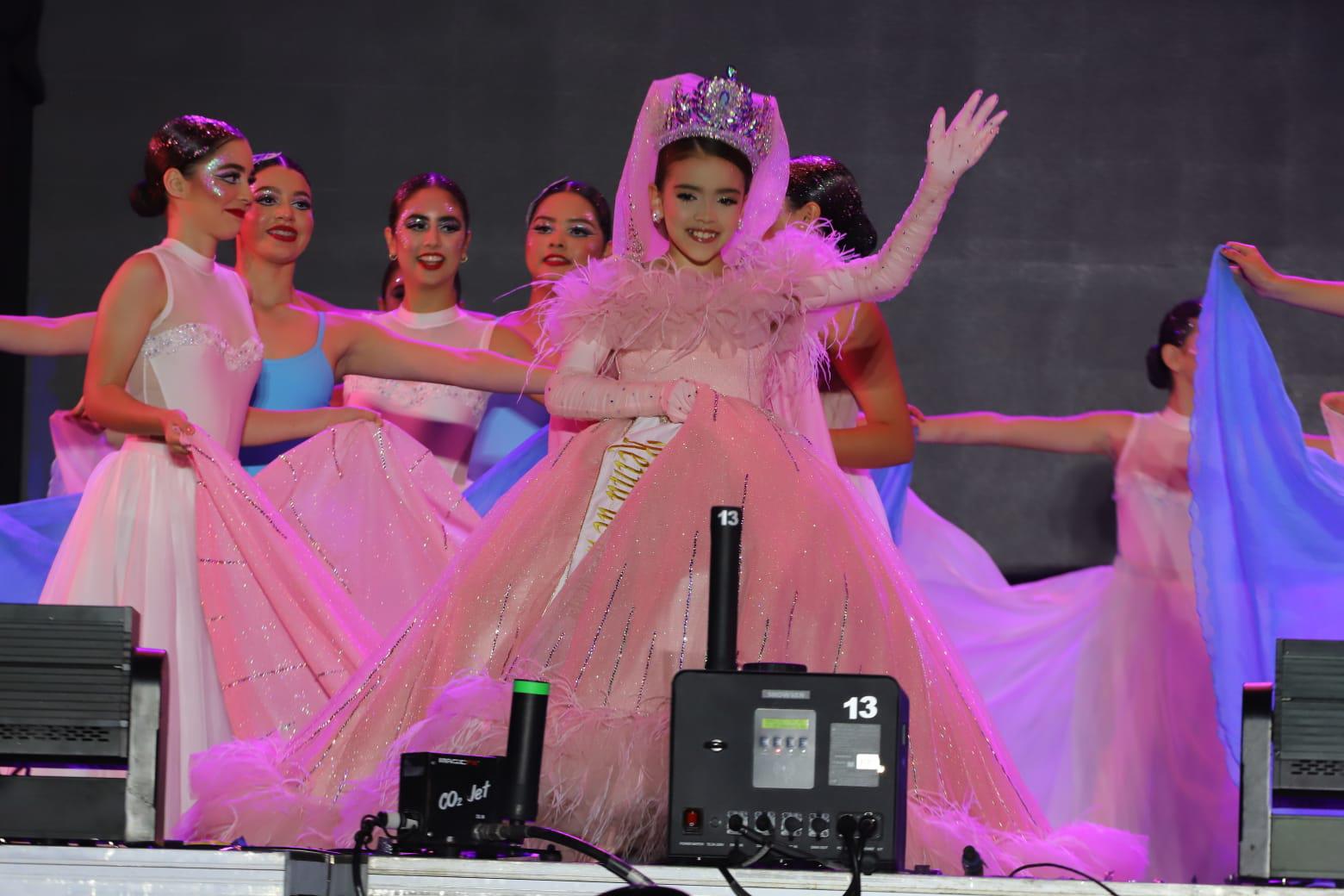 $!El Carnaval de Mazatlán corona a su Reina Infantil, Eileen I
