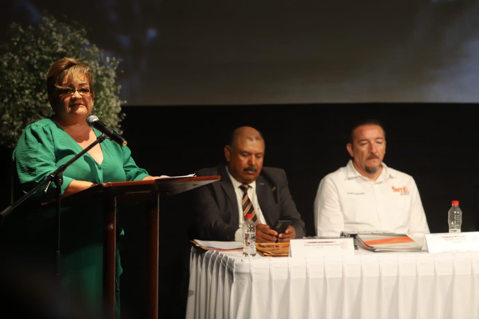 $!Entregan Medalla Rafael Ramírez 2024 a 66 maestras y maestros de Mazatlán