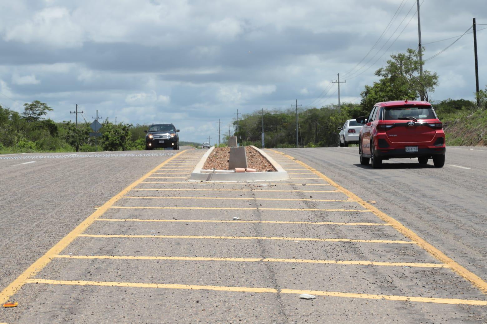 $!Denuncian riesgo vial por camellón sin señalización en avenida Mario Arturo Huerta, en Mazatlán