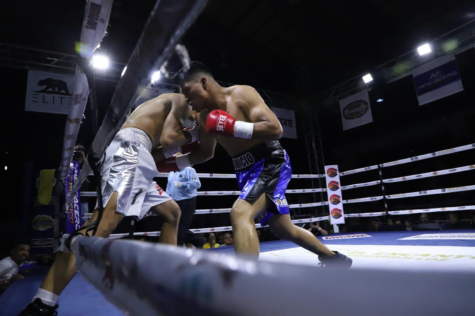 $!‘Veneno’ Aréchiga impone su sello en velada boxística Furia en el Ring