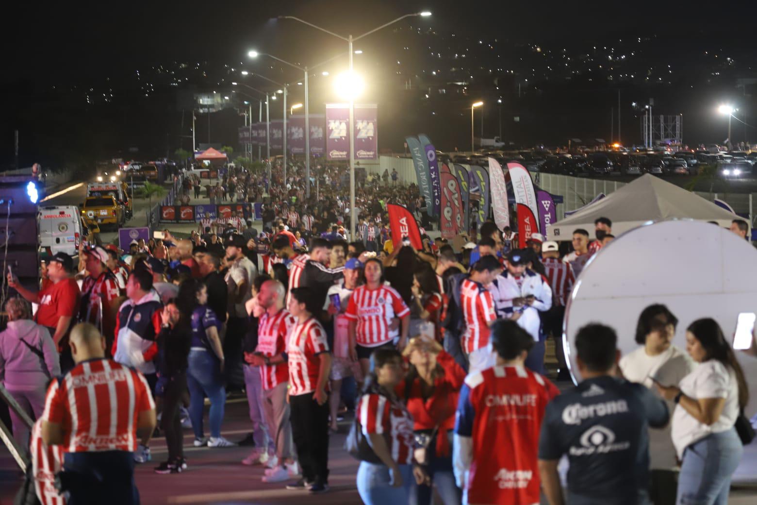 $!Chivas invade Mazatlán: El Encanto se tiñe de rojiblanco en el torneo de la despedida cañonera