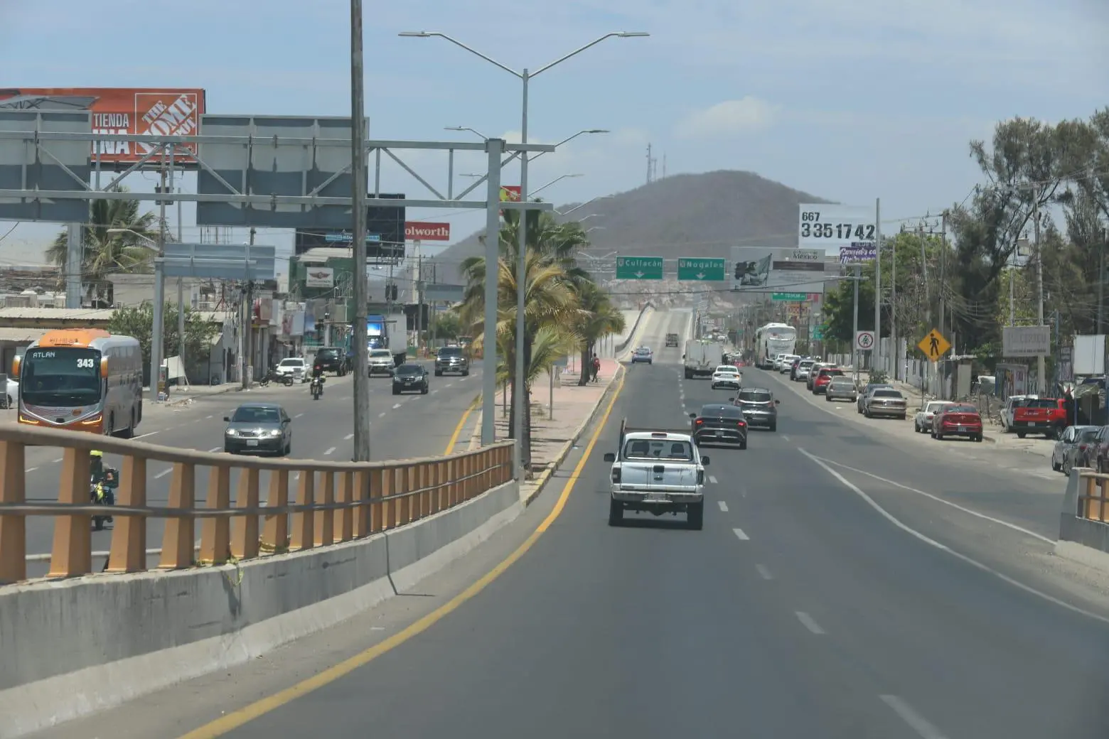 $!Comerciantes exigen información por obras en paso superior al norte de Mazatlán