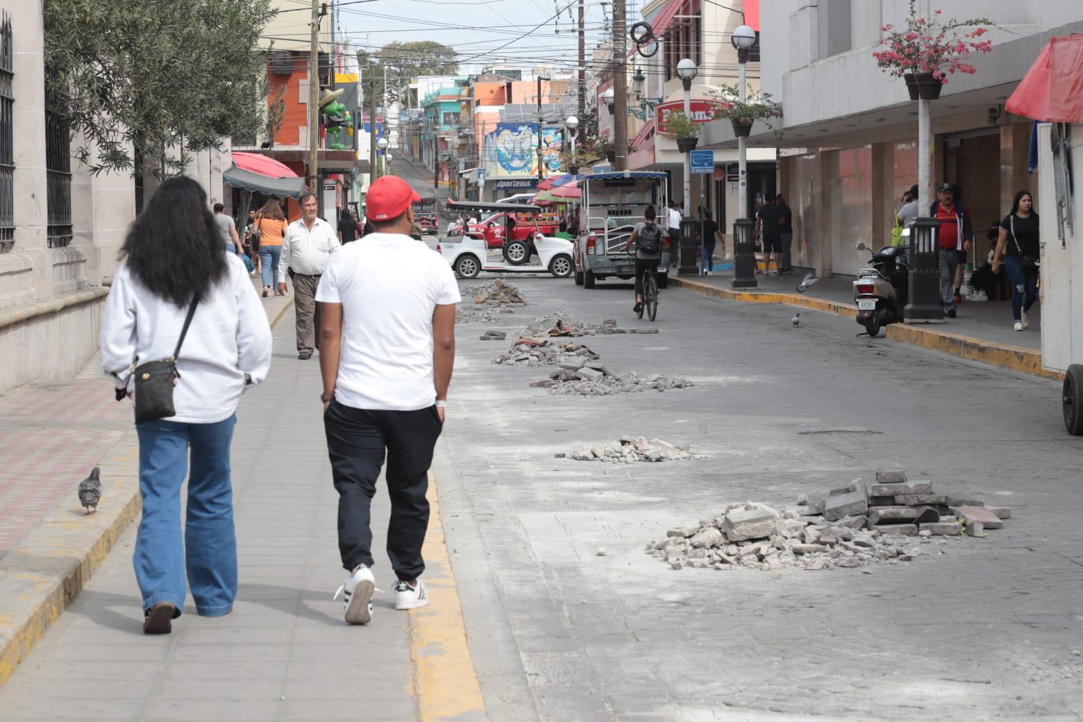 $!Se mantiene cierre a circulación vehicular tramo de calle Benito Juárez por rehabilitación