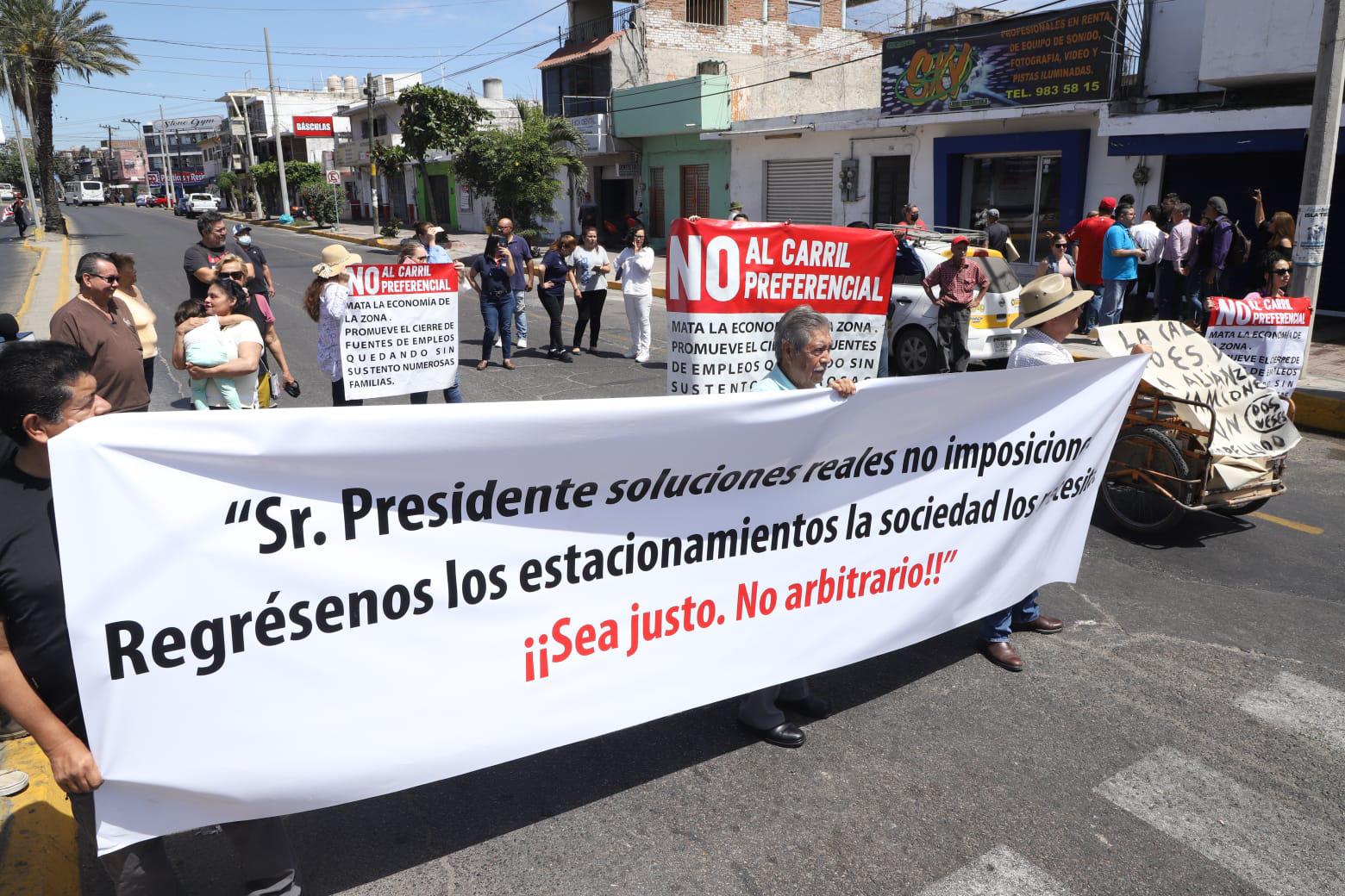 $!Comerciantes de Mazatlán presentarán amparo si no son atendidos