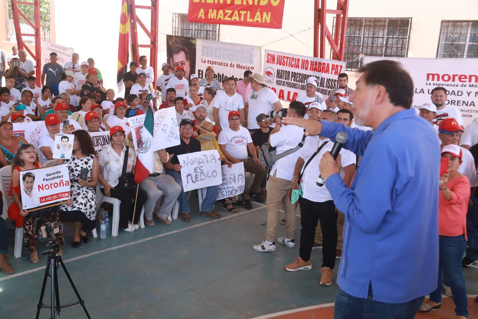 $!El único que puede cambiar la vida de las personas es el pueblo mismo: Fernández Noroña
