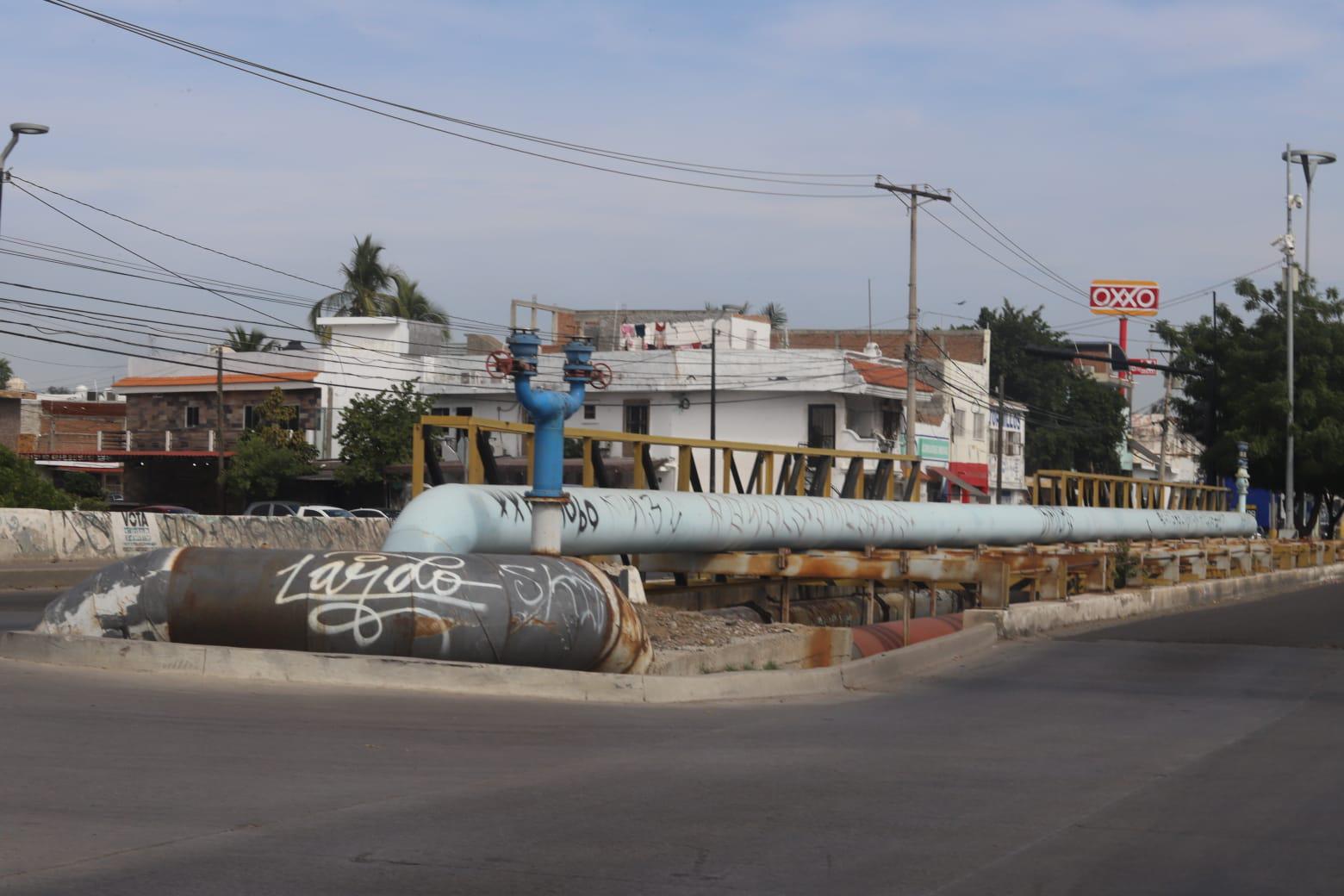 $!Presenta Puente Juárez estragos del tiempo con múltiples daños en su estructura