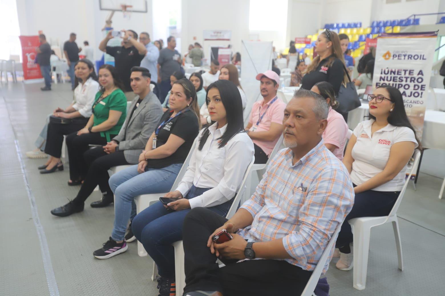 $!Con más de 400 vacantes, celebran en Mazatlán la Feria Nacional del Empleo para Grupos Vulnerables