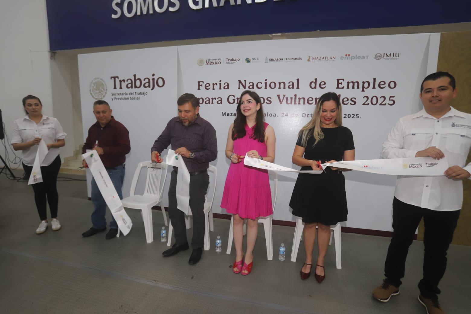 $!Con más de 400 vacantes, celebran en Mazatlán la Feria Nacional del Empleo para Grupos Vulnerables