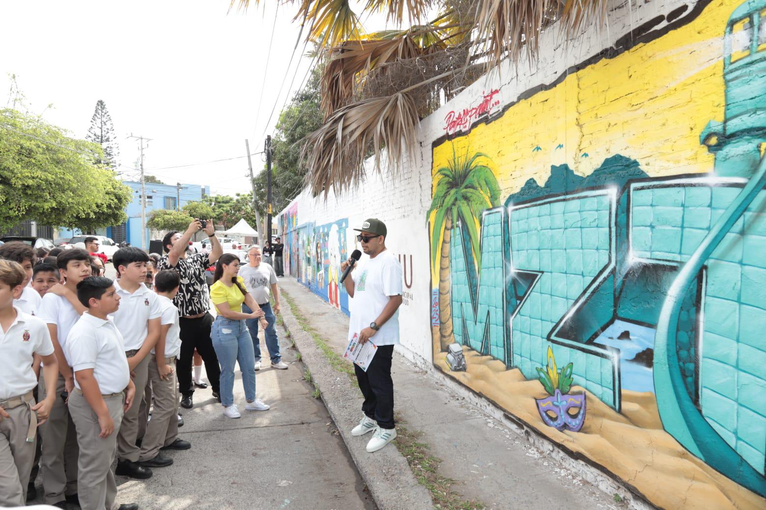 $!Jóvenes artistas pintan 20 murales en la ‘General 1’ como parte del proyecto InspirArte