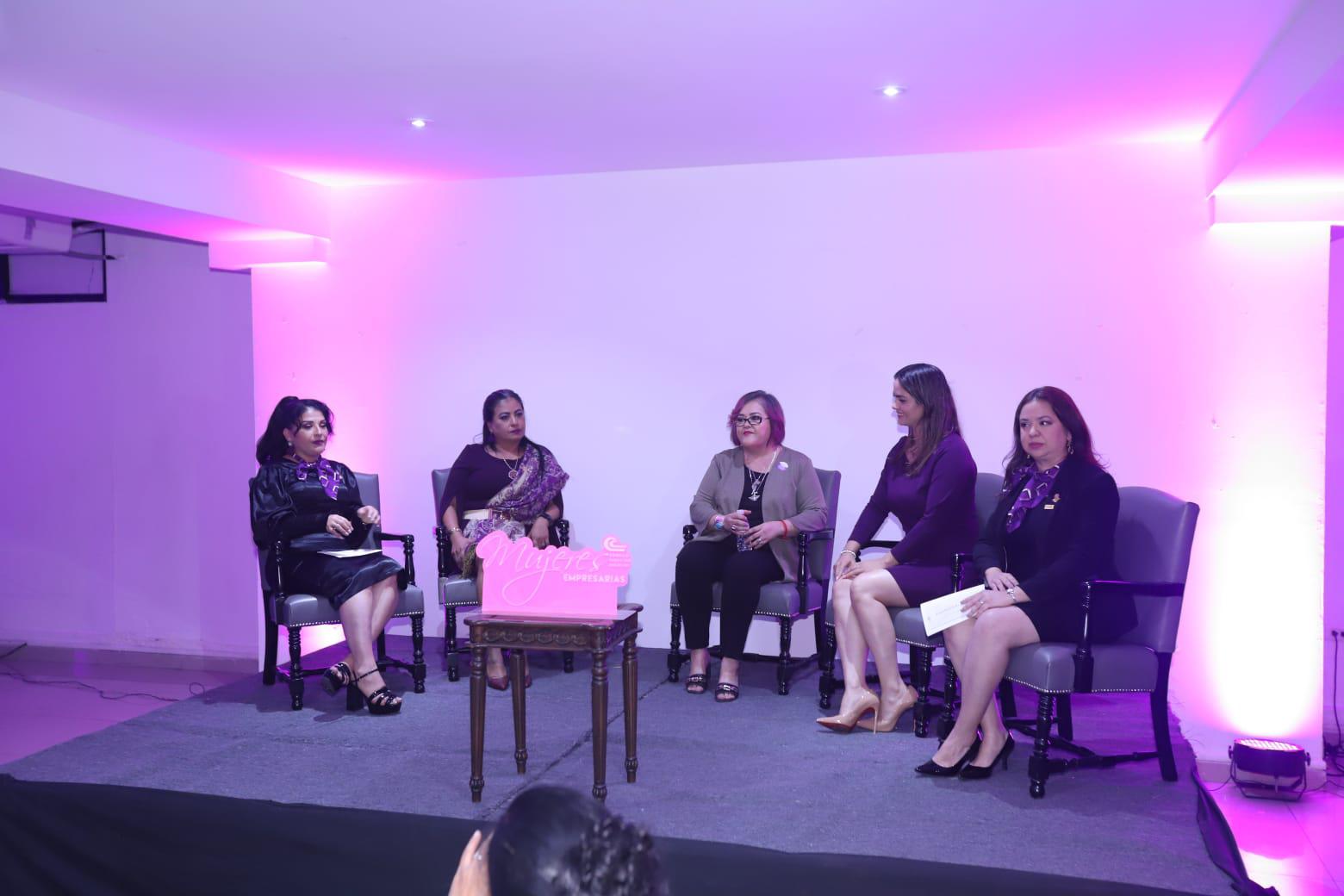 $!Comparten mujeres sus experiencias en panel ‘Mujer, vístete de poder y conquista’